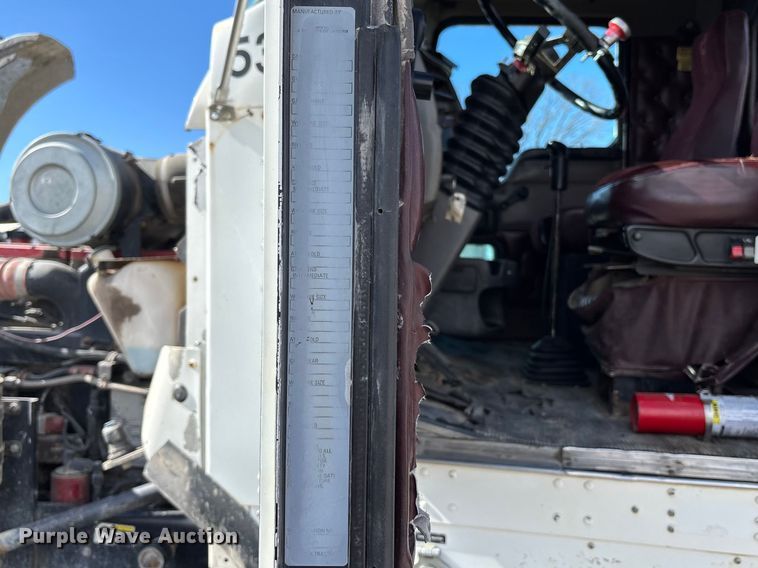 image for item FB3582 2003 Kenworth T800 semi truck