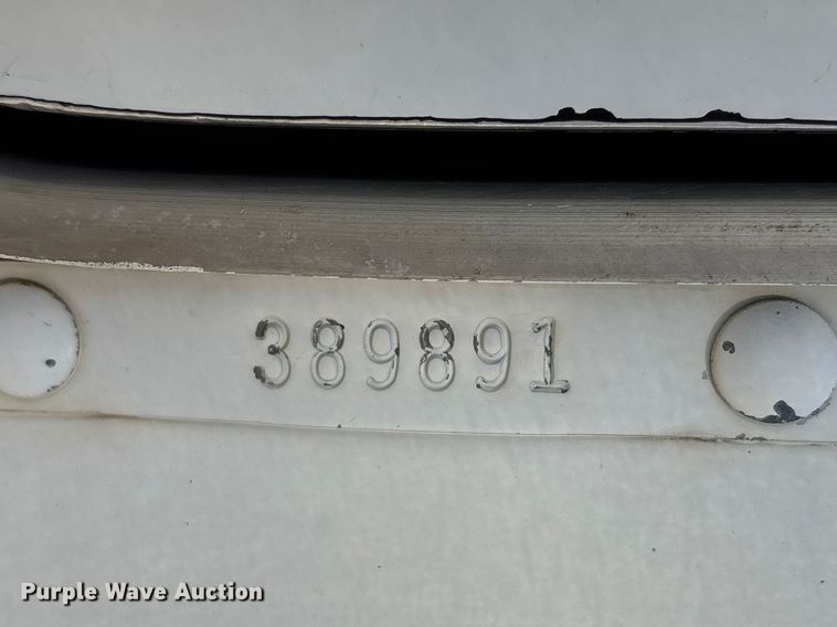 image for item FB3582 2003 Kenworth T800 semi truck