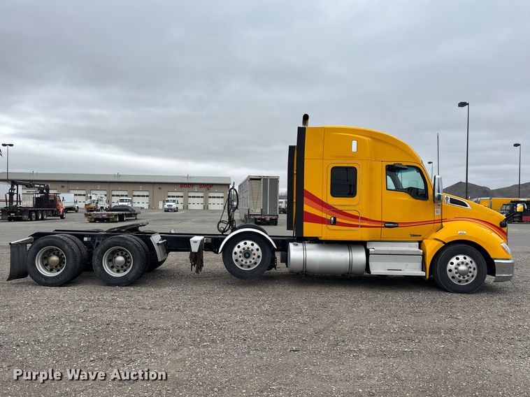 image for item FB5500 2020 Kenworth T680 semi truck