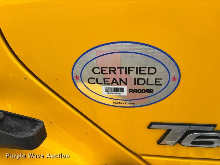 image for item FB5500 2020 Kenworth T680 semi truck