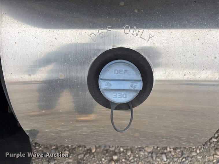 image for item FB5500 2020 Kenworth T680 semi truck