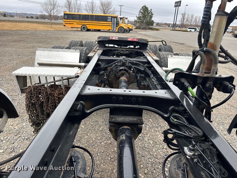 image for item FB5500 2020 Kenworth T680 semi truck