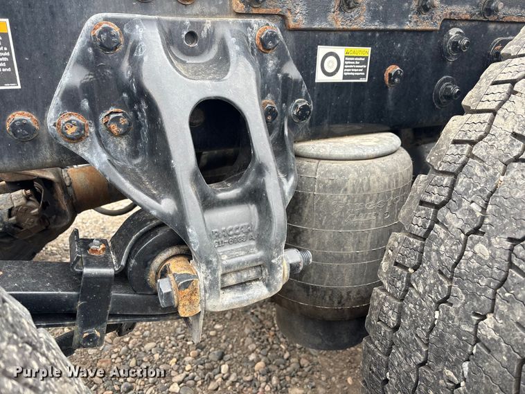 image for item FB5500 2020 Kenworth T680 semi truck