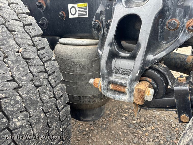 image for item FB5500 2020 Kenworth T680 semi truck