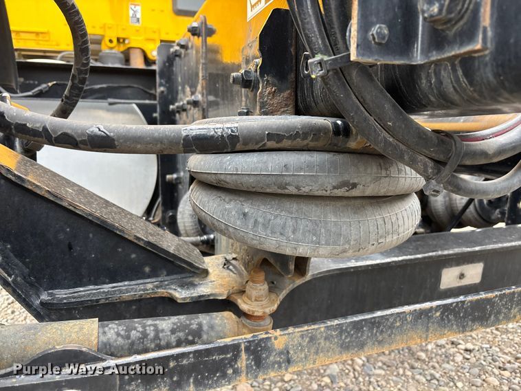 image for item FB5500 2020 Kenworth T680 semi truck