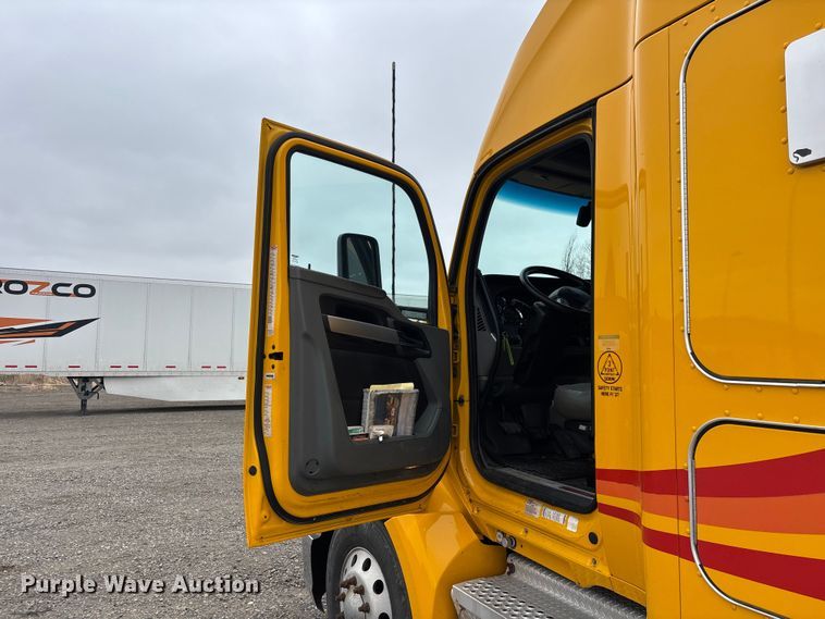 image for item FB5500 2020 Kenworth T680 semi truck