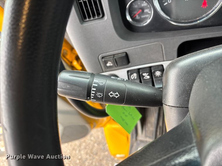 image for item FB5500 2020 Kenworth T680 semi truck