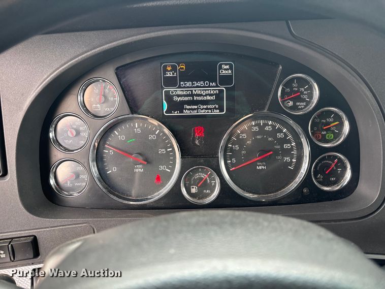 image for item FB5500 2020 Kenworth T680 semi truck