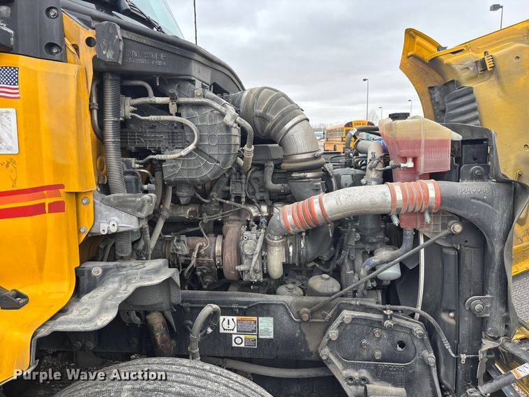 image for item FB5500 2020 Kenworth T680 semi truck