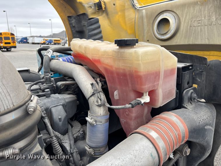 image for item FB5500 2020 Kenworth T680 semi truck