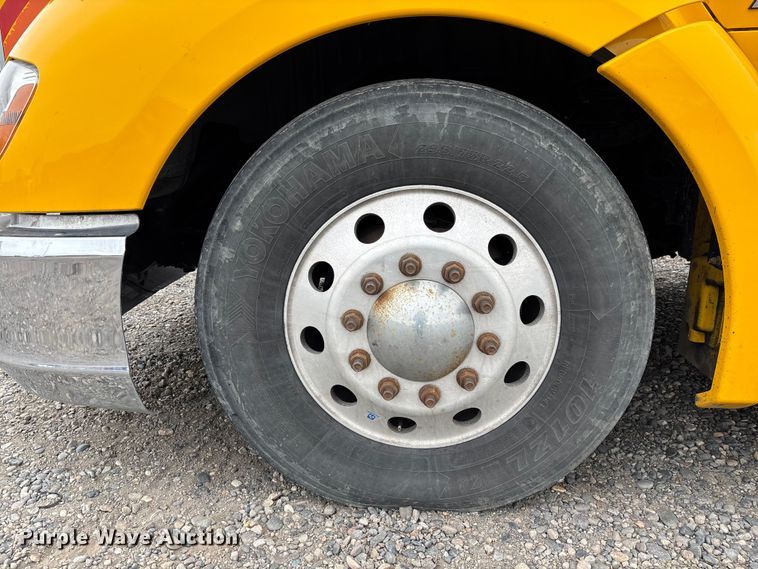 image for item FB5500 2020 Kenworth T680 semi truck