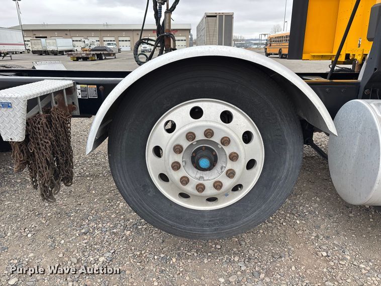 image for item FB5500 2020 Kenworth T680 semi truck