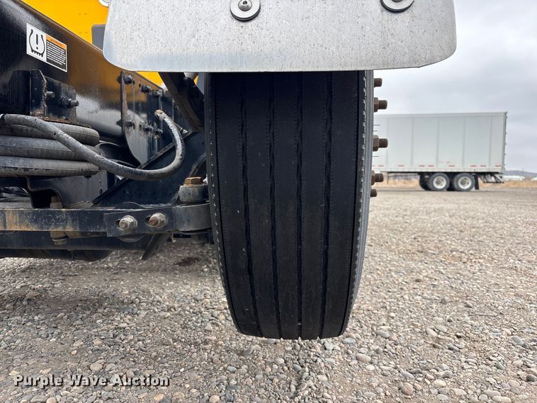 image for item FB5500 2020 Kenworth T680 semi truck