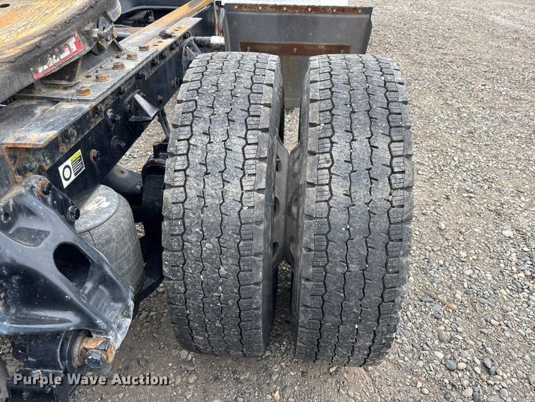 image for item FB5500 2020 Kenworth T680 semi truck