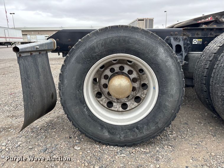 image for item FB5500 2020 Kenworth T680 semi truck