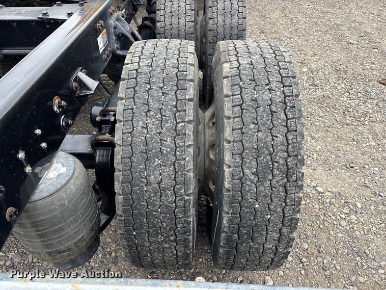 image for item FB5500 2020 Kenworth T680 semi truck