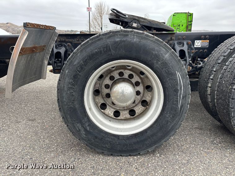 image for item FB5500 2020 Kenworth T680 semi truck