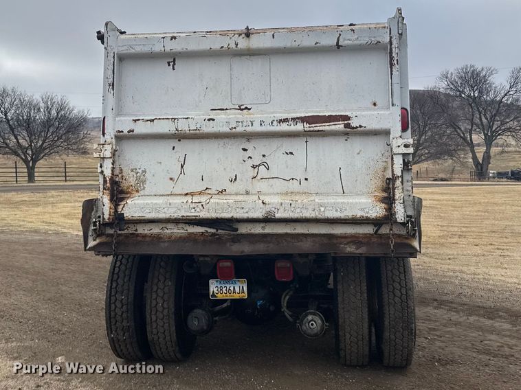 image for item FB6970 2007 Peterbilt 335 dump truck