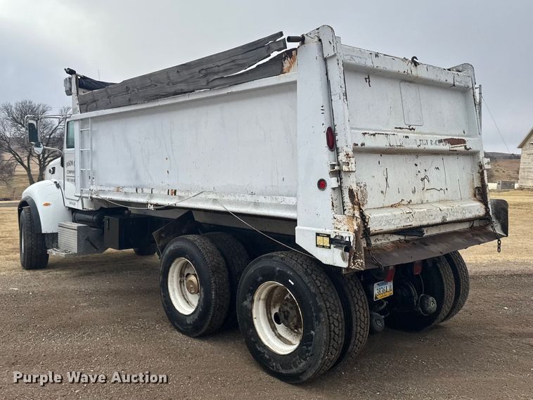 image for item FB6970 2007 Peterbilt 335 dump truck