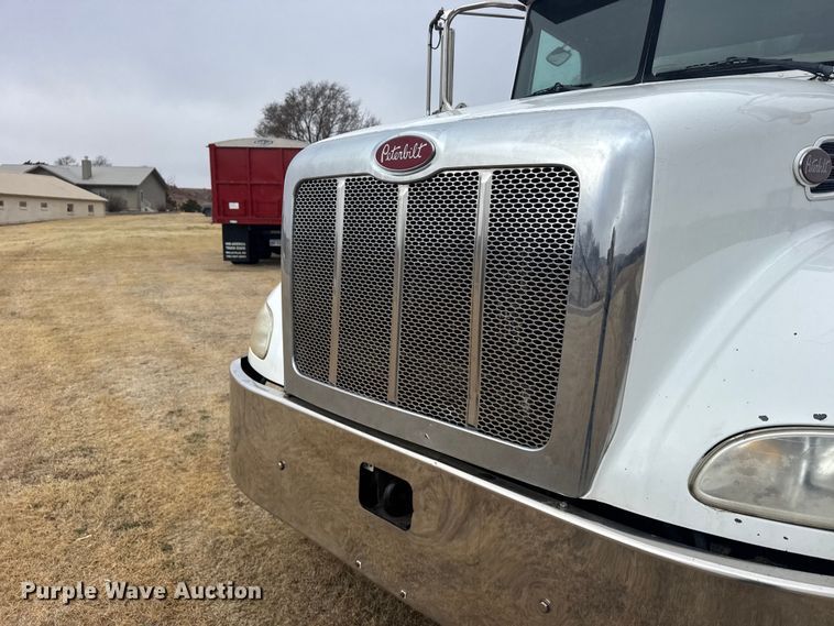 image for item FB6970 2007 Peterbilt 335 dump truck