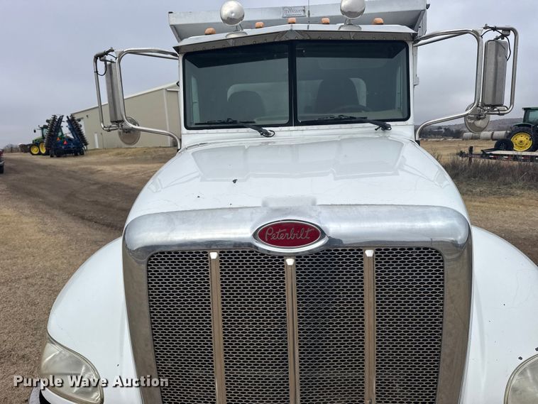 image for item FB6970 2007 Peterbilt 335 dump truck