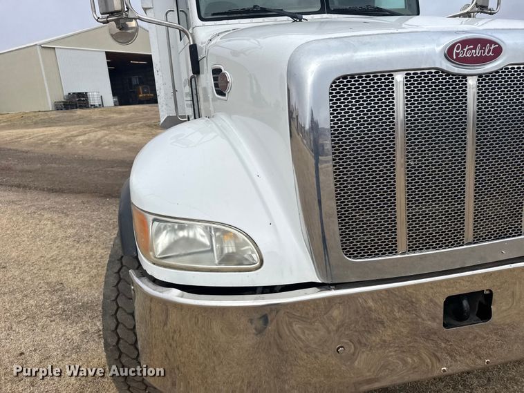 image for item FB6970 2007 Peterbilt 335 dump truck