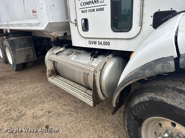 image for item FB6970 2007 Peterbilt 335 dump truck