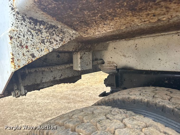 image for item FB6970 2007 Peterbilt 335 dump truck