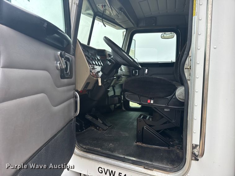 image for item FB6970 2007 Peterbilt 335 dump truck