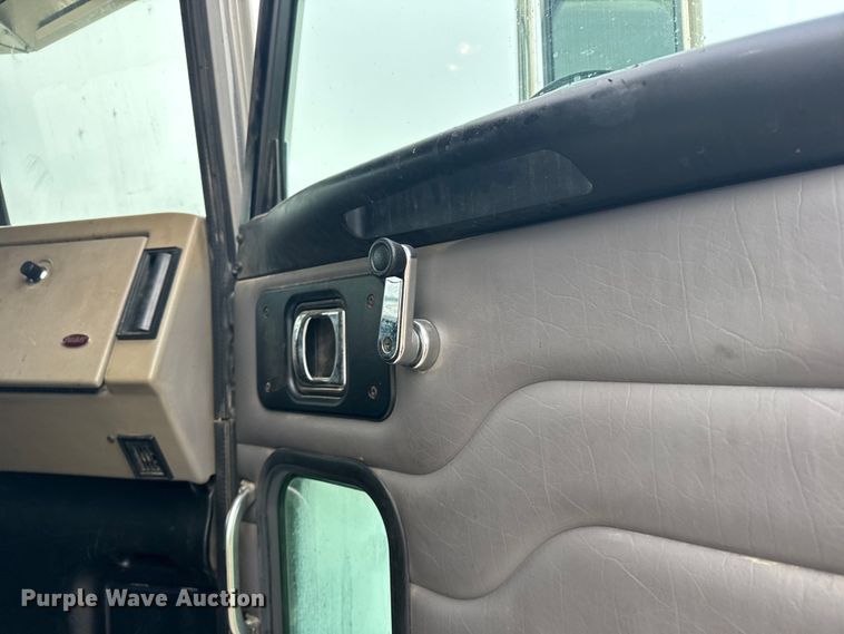 image for item FB6970 2007 Peterbilt 335 dump truck