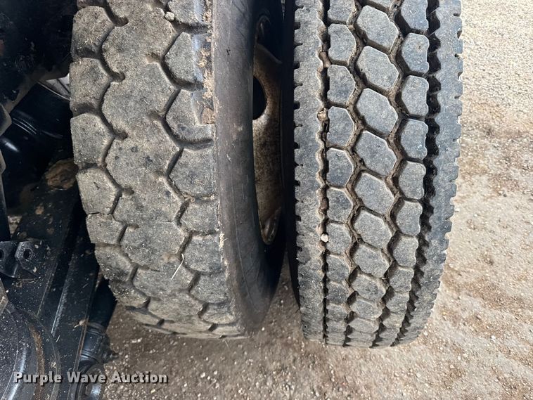 image for item FB6970 2007 Peterbilt 335 dump truck