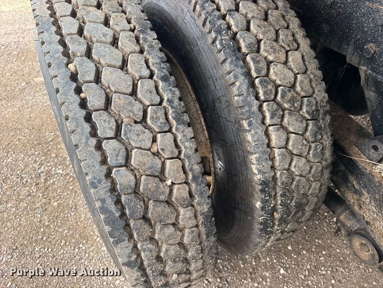 image for item FB6970 2007 Peterbilt 335 dump truck