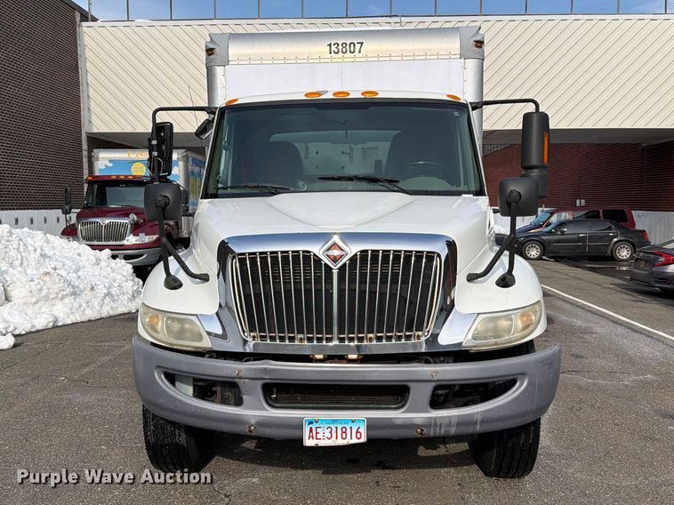 image for item FB7966 2013 International 4300 box truck
