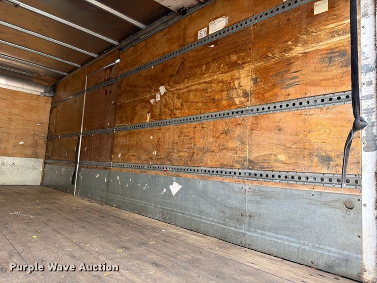 image for item FB7966 2013 International 4300 box truck