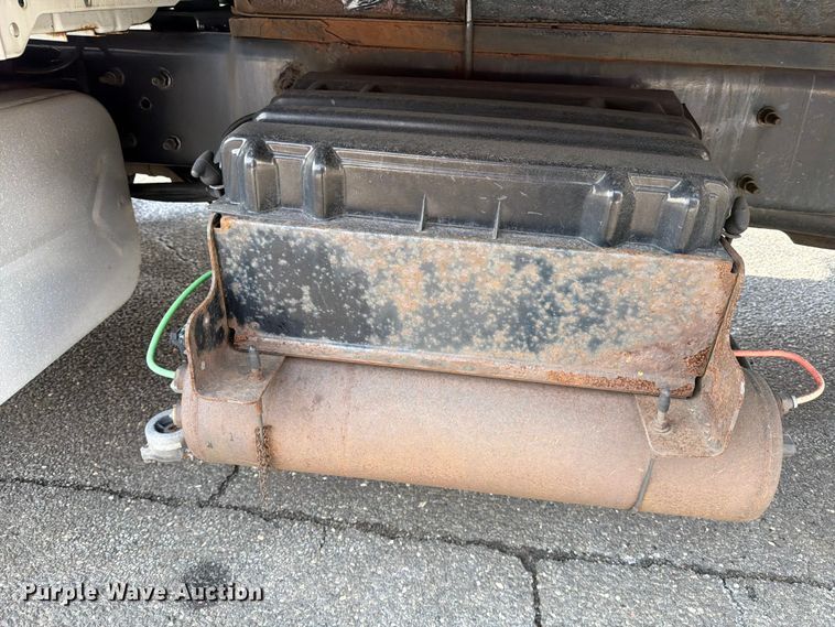 image for item FB7966 2013 International 4300 box truck