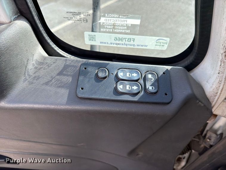 image for item FB7966 2013 International 4300 box truck