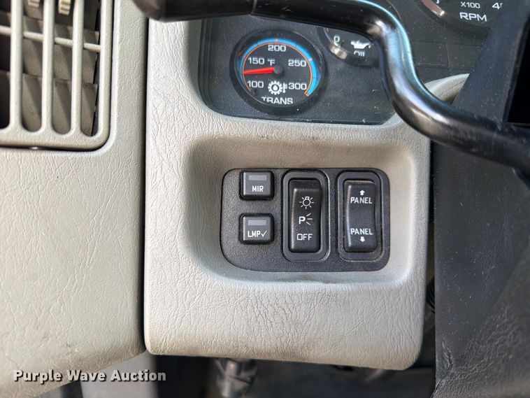 image for item FB7966 2013 International 4300 box truck