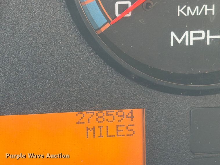 image for item FB7966 2013 International 4300 box truck