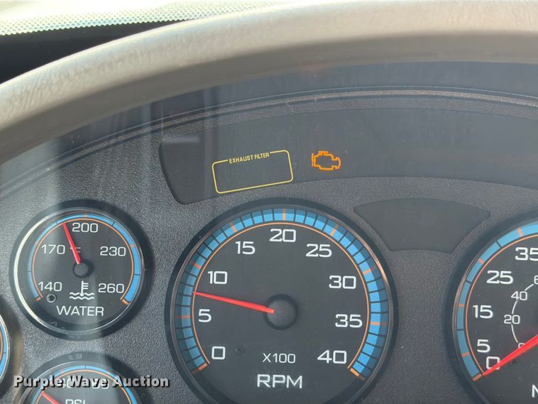 image for item FB7966 2013 International 4300 box truck