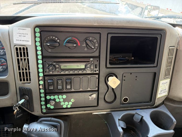 image for item FB7966 2013 International 4300 box truck