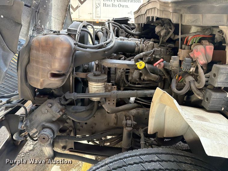 image for item FB7966 2013 International 4300 box truck