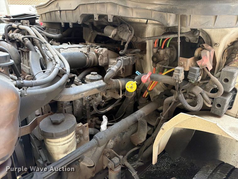 image for item FB7966 2013 International 4300 box truck