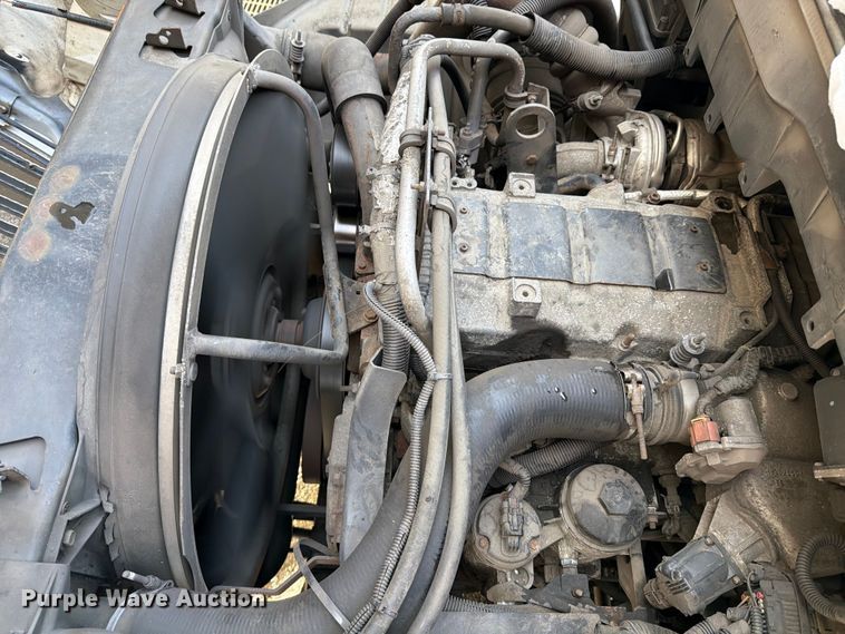 image for item FB7966 2013 International 4300 box truck