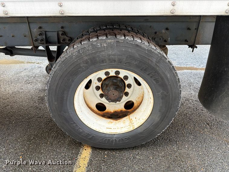 image for item FB7966 2013 International 4300 box truck