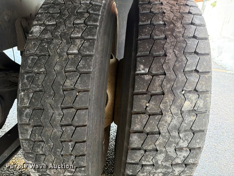 image for item FB7966 2013 International 4300 box truck