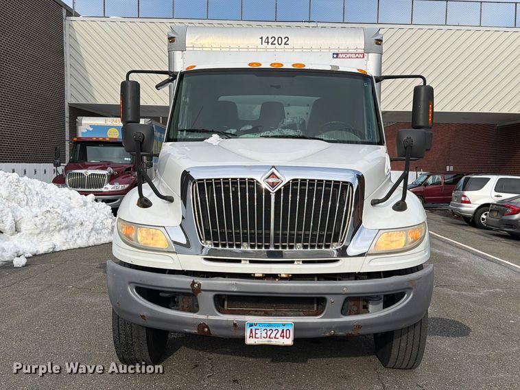 image for item FB7967 2014 International 4300 box truck