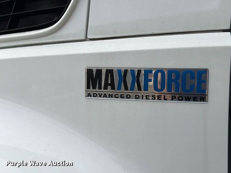 image for item FB7967 2014 International 4300 box truck