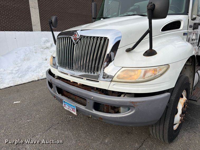 image for item FB7967 2014 International 4300 box truck