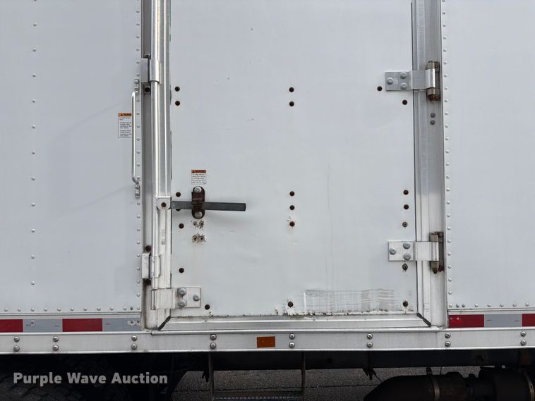 image for item FB7967 2014 International 4300 box truck
