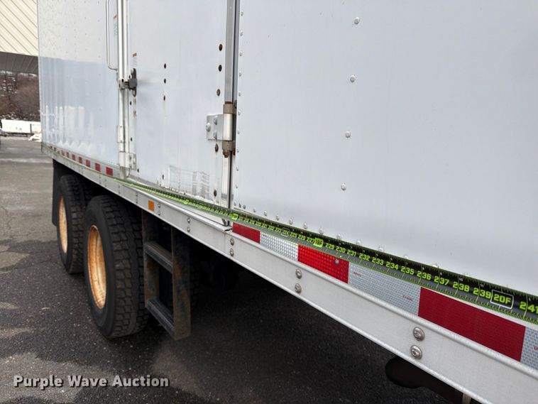 image for item FB7967 2014 International 4300 box truck